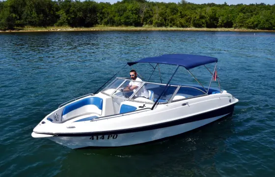 FourWinns 220Hp Bowrider for Rent in Croatia