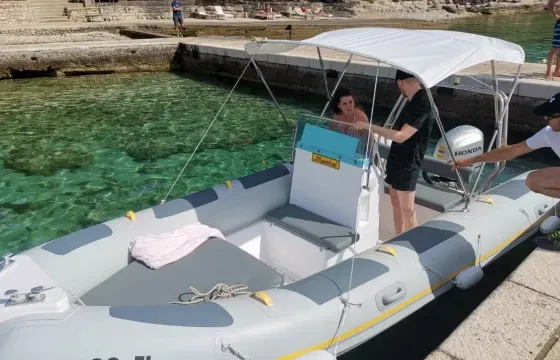8 person Rigid Inflatable Boat Rental in Vrboska, Dalmatia for up to 8 friends