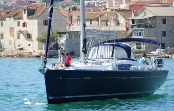 Luxury Oceanis 46 Sailing Yacht Charter in Italy