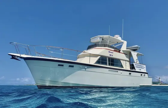 Luxury Private Yacht Charter Curaçao | discover the island aboard the Miramar