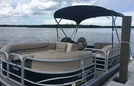 10 Passenger Pontoon for Rent at Lake Texoma Pet Friendly