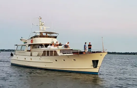 80' Luxury classic yacht - Charter the Netflix Outerbanks yacht!