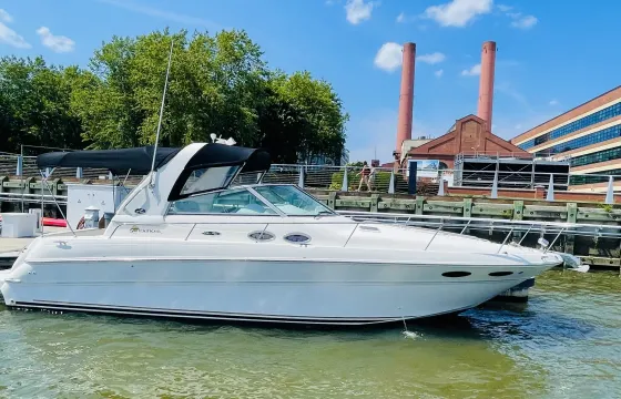 Beautiful 33 Foot Sea Ray Sundancer, Mahogany!