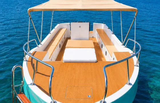 Azimut 28 Motor Yacht Rental in Giardini Naxos, Sicilia