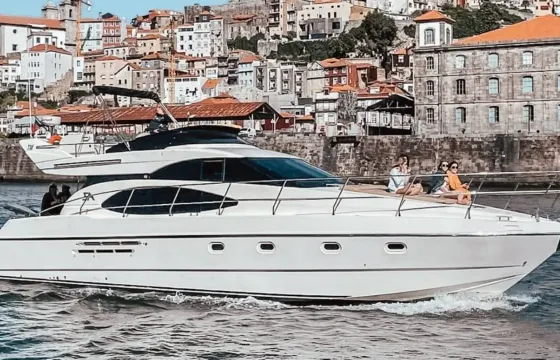 YACHT AZIMUT 50 Flybridge in Porto