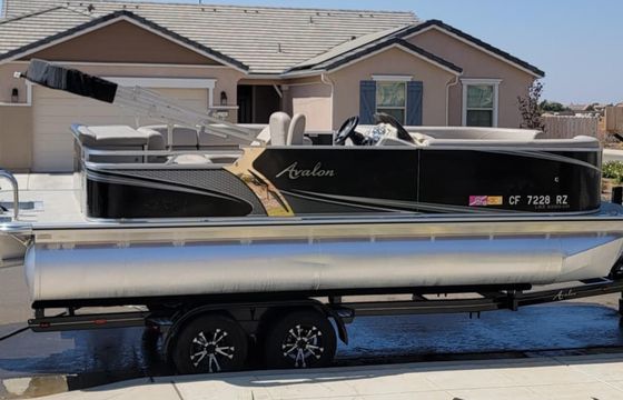 23ft Avalon Pontoon for Rent in Fresno and Clovis area