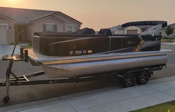 23ft Avalon Pontoon for Rent in Fresno and Clovis area