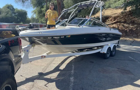20ft Sea Ray 205 Sport Bowrider for a Fun Day on the Lake