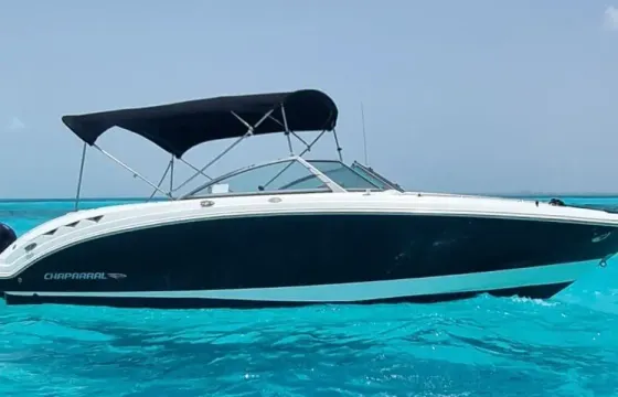 27ft Chaparral Bowrider for Snorkel and Isla Mujeres