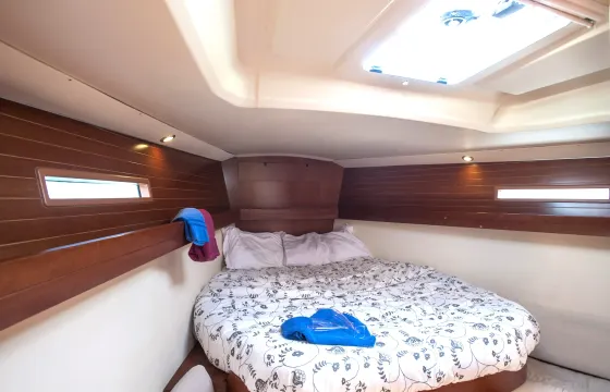 Charter 41' Dufour Cruising Monohull in Marina di Ragusa, Sicilia