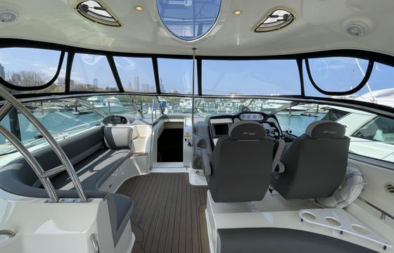 Chicago: 52' Cruisers Express Luxury Yacht for Private Lake Michigan Cruises