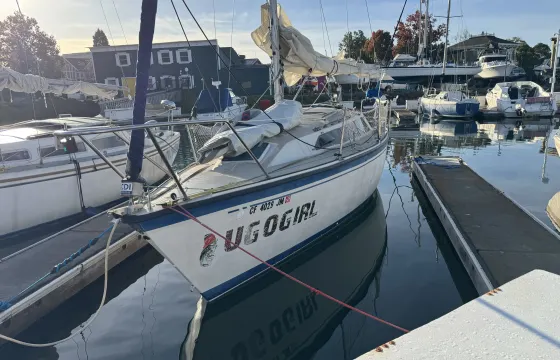 27' Oday Sailboat for Easy Sailing and Bay Adventures