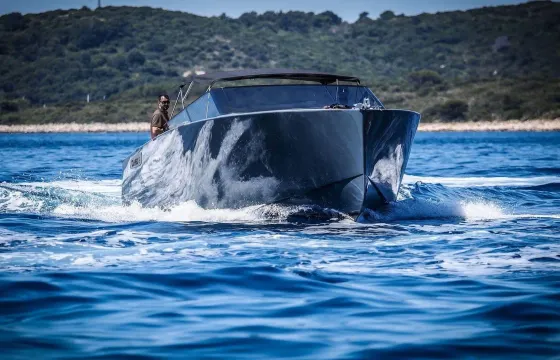 45ft From Dutch, Axiom Yacht