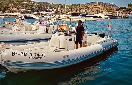 24ft Medline Zodiac Boat - Half Day Private Tour With Skipper