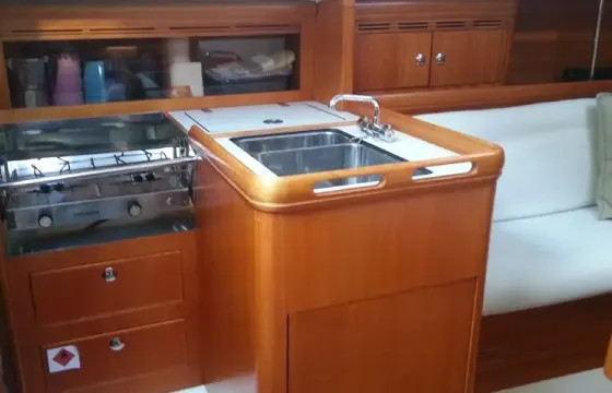37ft Elan Performance Cruising Monohull Rental in Vigo, Galicia