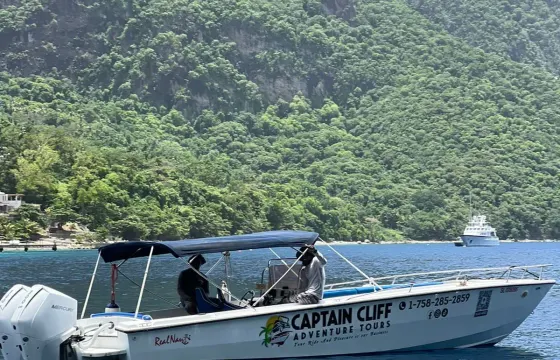 Private Snorkeling and Sightseeing Tour with Formula 31’ Boat