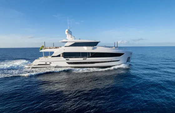 Luxe 90ft Horizon W/ Hot Tub, Tender, Seabobs & More Serving Bahamas & Caribbean