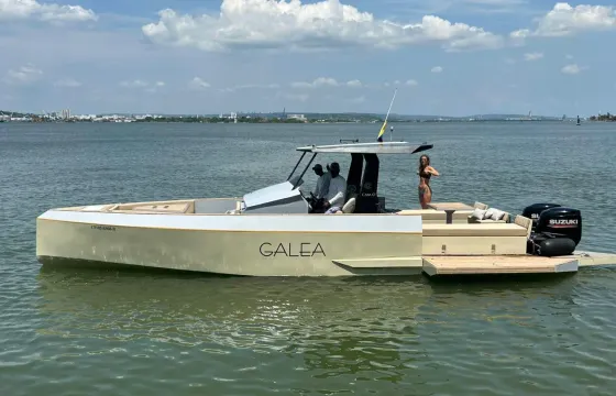 Private 36" Yacht Charter to Islas del Rosario (Up to 12 People)