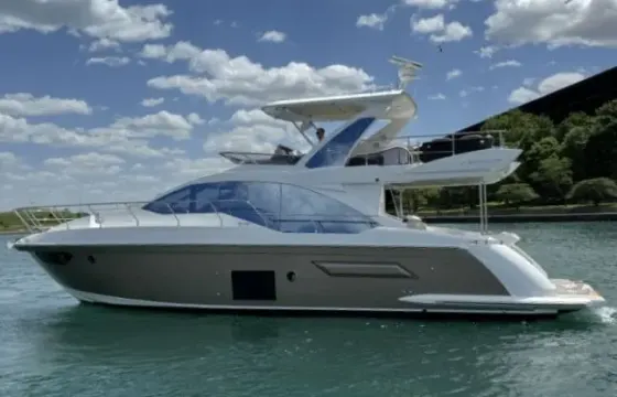 2018 Luxury 52ft Azimut Fly 50 Motor Yacht Rental in Chicago, IL for 13 Guests