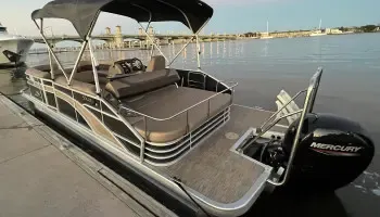 Luxury 22ft Bennington Tritoon 150hp for St Augustine Intercoastal