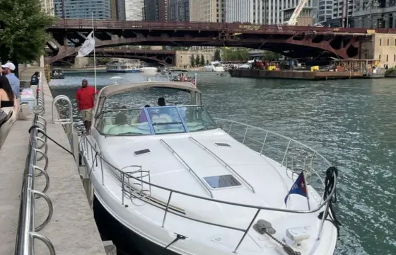 Clean 40' Sea Ray Motor Yacht With Plenty of Room and Incredible Sound System!