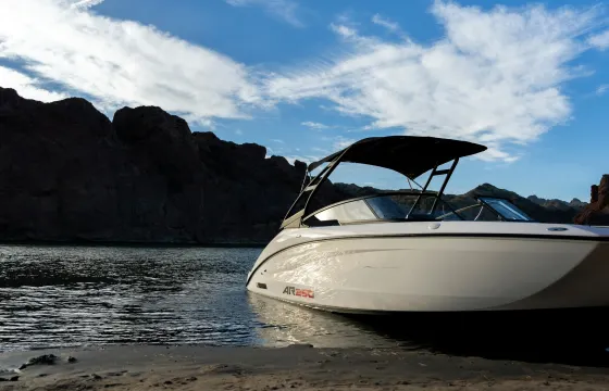 2024 Yamaha AR250 – 25' Twin Engine Jet Boat for Lake Havasu Adventures