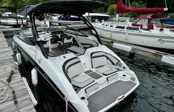 Family-Friendly 24ft Yamaha Jet Boat w/ Big Sound in Mercer Island, Washington