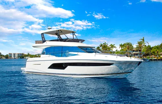 Prestige 52 Fly Yacht – Luxury Trip to Palermo Awaits