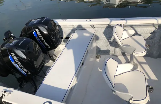 Make your experience in a Super Panga 27'