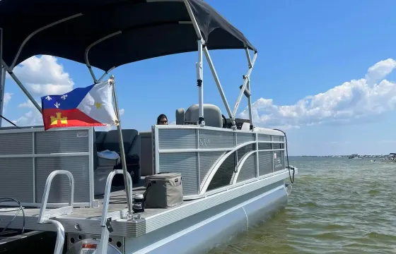 Luxurious Bennington 21 SLX Tritoon Rental In Gulf Shores
