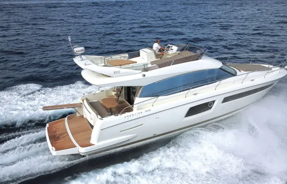 Prestige 500 Fly Motor Yacht to Visit French Riviera