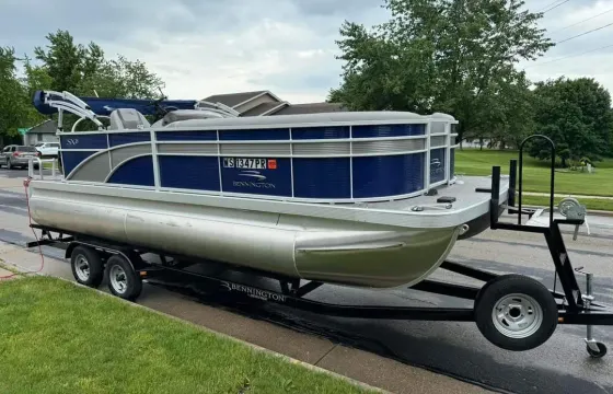 2020 Bennington 21 ft.  Mitchell Womp 's 2nd boat. Can be captain or captainless