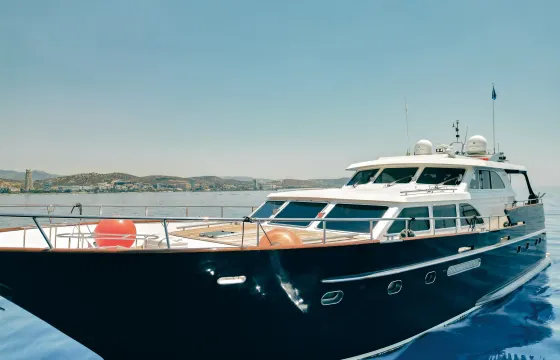 Van der Valk Continental 21 – Elegant Yacht Experience