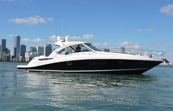 Miami Beach Escape – 51ft Sea Ray Luxury Yacht Experience