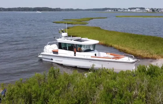Axopar - Top Luxury Adventure Boat on the Bay