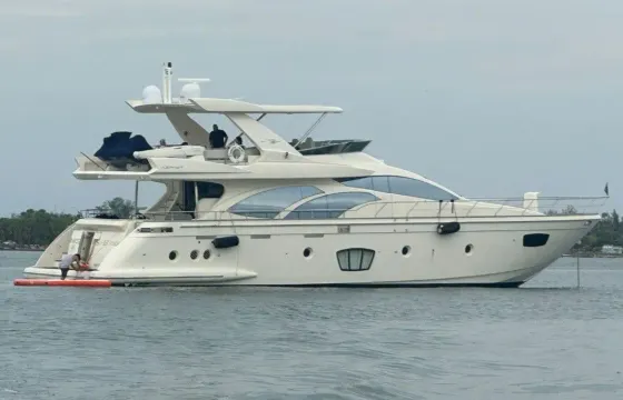 Enjoy the famous Miami on 80ft Azimut Power Mega Yacht