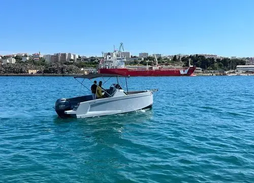 Half Day Private Cruise with Speedboat: Milos- Polyaigos- Kimolos