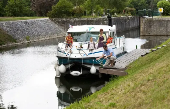 Canal Boat to explore Anjou (4/7 persons)