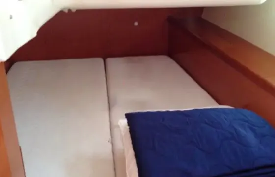 40' Oceanis Cruising Monohull "Pepper" Charters in Anatoliki Attiki, Greece