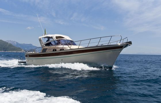 Rent a Aprea 32 Cover Motor Yacht