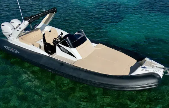 MAESTRALE 820, RIBB 8.5 meters (2x200hp)