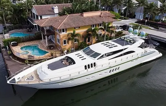 Luxurious 112' Leopard Mega Yacht in Miami Beach, Florida