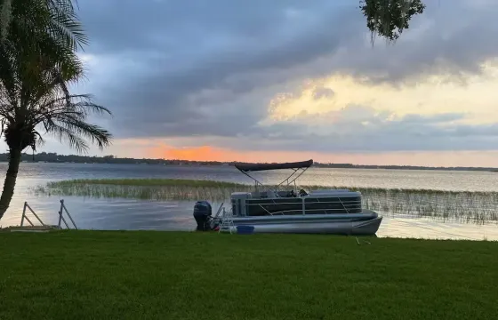 Godfrey 20' Pontoon Boat for Rental in Orlando