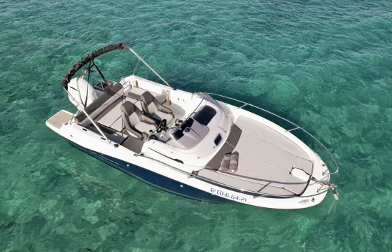 Discover Ibiza and Formentera on board the Jeanneau Cap Camarat 6.5 Boat