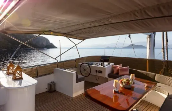 Perdue Motor Sailer Charter