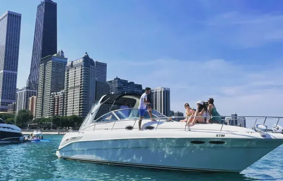 Charter Sea Ray Sundancer 40’ Motor Yacht In Chicago