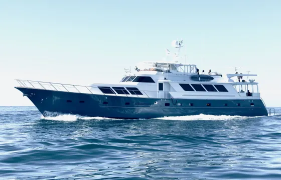 Luxurious and Stunning 105' Broward Yacht with Stabilizers and Massive Flybridge