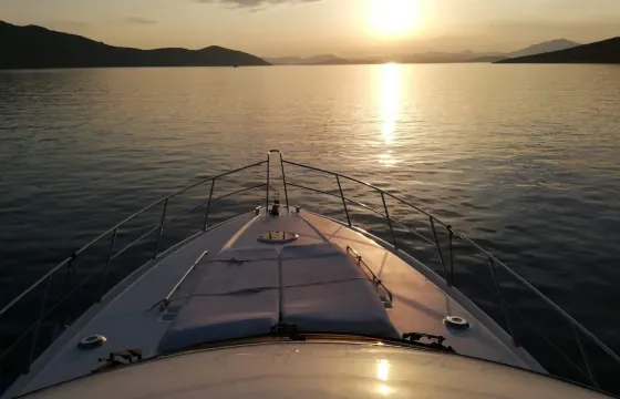 Private Sunset Motoryacht Tour with Dinner