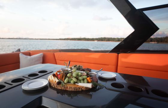 New Vanquish VQ58 Luxury Sports Yacht in Miami Beach - 12 Guest Capacity