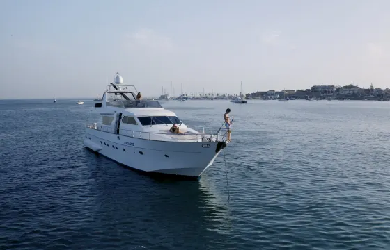 Private Luxury Motor Yacht 70ft | Lisbon | Full Day Charter